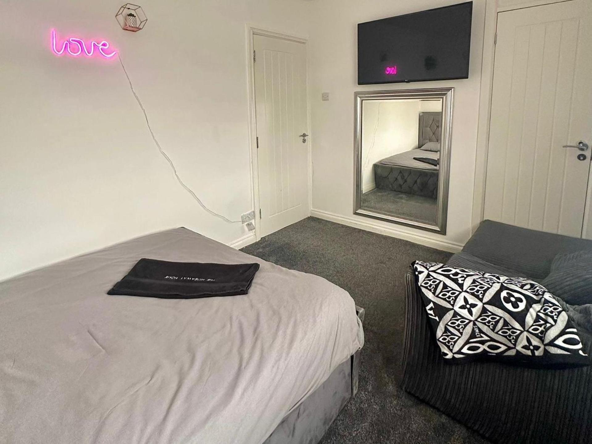 The Hideaway Home Bd5 - 2 Bed Lovely Modern House 布雷得佛 外观 照片